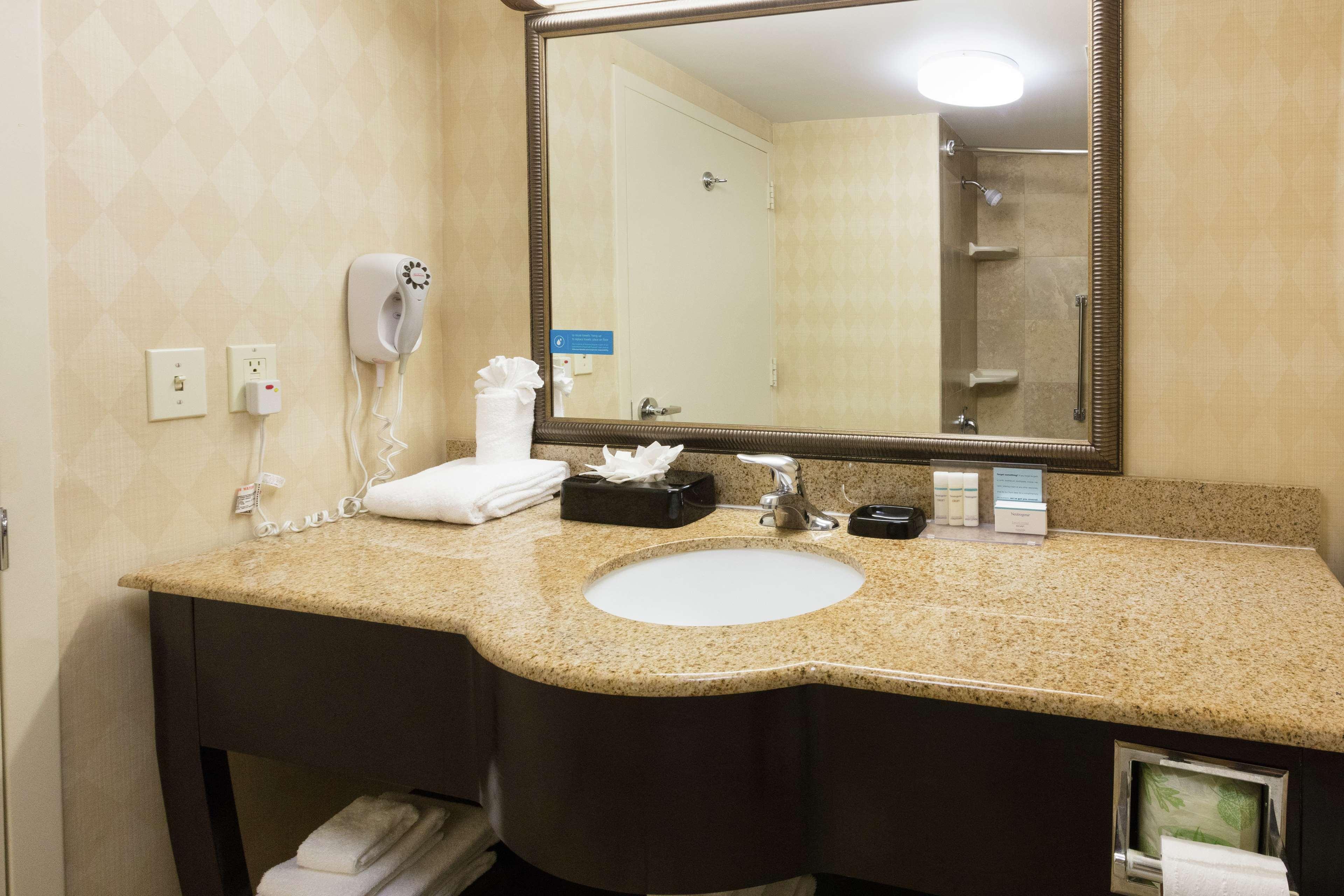 Hampton Inn & Suites Jacksonville-Airport Ngoại thất bức ảnh